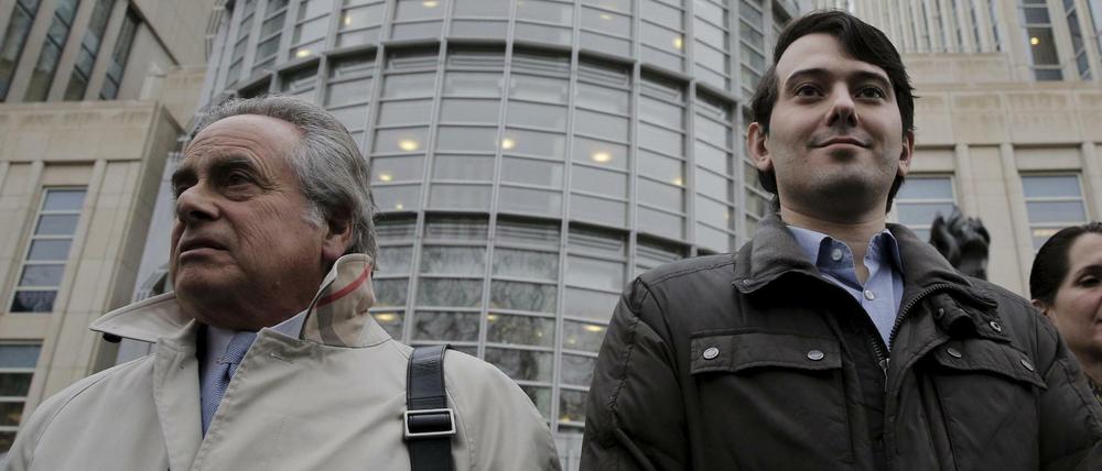 Martin Shkreli (rechts) mit seinem Anwalt Benjamin Brafman vor dem Gericht in New York.