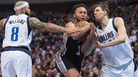 Schlecht wie nie: Dirk Nowitzki (rechts) mit Dallas.