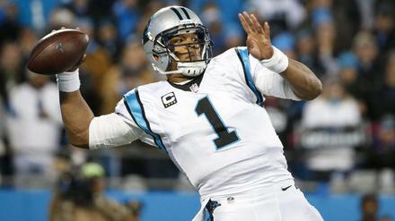 In Rücklage. Quarterback Cam Newton.