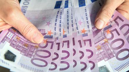 Vom Aussterben bedroht: Der 500-Euro-Geldschein. Mit ihm laufen zu viele kriminelle Geschäfte, heißt es. Die EZB plant die Abschaffung.