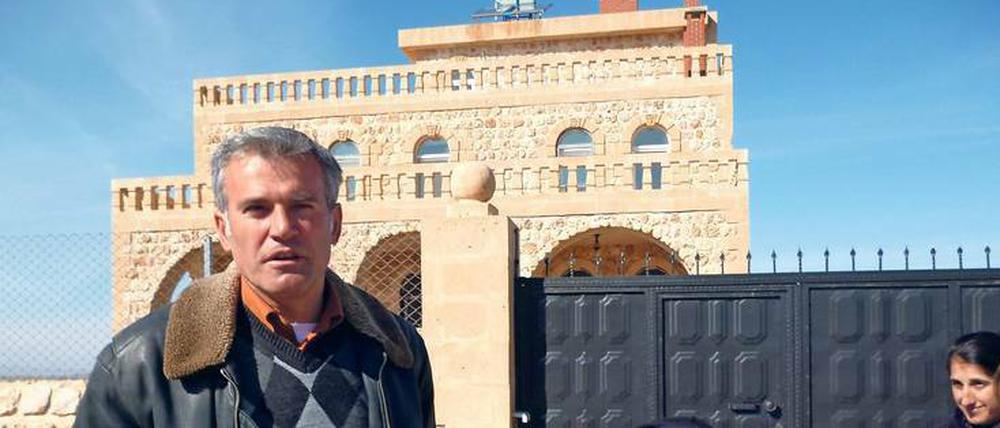 Pionier. Israil Demir, 50, blieb wie den meisten anderen Aramäern damals nur die Flucht nach Europa. Nun will er sein altes Dorf wieder aufbauen.
