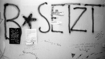 Das ist unser Haus: Spätestens seit Anfang der 1980er Jahre ist die Wohnraumverteilung in Berlin ein Politikum.