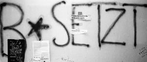 Das ist unser Haus: Spätestens seit Anfang der 1980er Jahre ist die Wohnraumverteilung in Berlin ein Politikum.