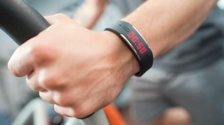 Fitness-Tracker können die Gesundheit fördern - doch was passiert mit ihren Daten.