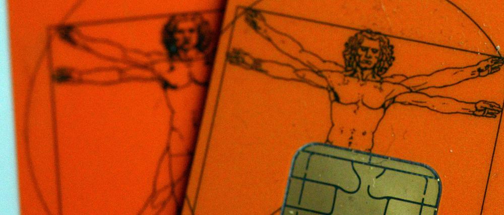 Die meisten Krankenkassen mussten ihre Zusatzbeiträge erhöhen. Verbraucherschützer kritisieren, wie sie das kommunizieren.
