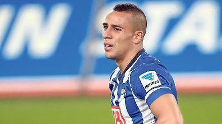 Blau-weiß war einmal. Änis Ben-Hatira kickt künftig in Frankfurt. 