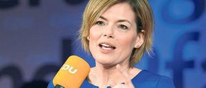 Julia Klöckner (43) ist seit 2010 Vorsitzende der CDU Rheinland-Pfalz und seit 2011 Fraktionschefin im Landtag. Sie studierte Politikwissenschaft, katholische Theologie und Pädagogik. 1995 war sie Deutsche Weinkönigin und dann Wein-Journalistin. 