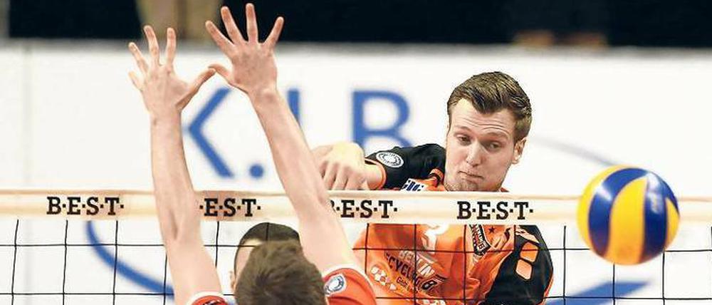 Zurück ohne Glück. Kromm (hier im Dezember gegen die Rhein-Main Volleys) konnte das Spitzenspiel nicht drehen.