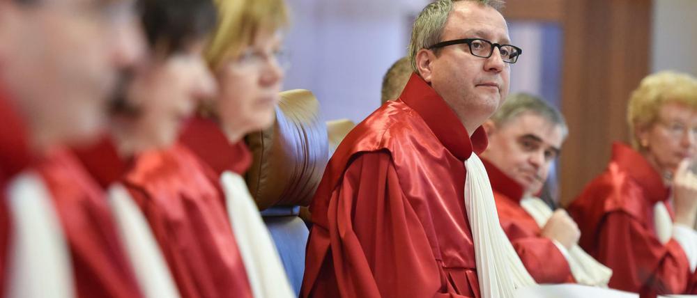 Der Zweite Senat des Bundesverfassungsgerichts. Ihre Entscheidungen kann man jetzt auch online nachlesen. 