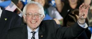 Der Sozialist Bernie Sanders nach seinem Sieg bei den Vorwahlen in New Hampshire. Er schlug Hillary Clinton mit 60 zu 38 Prozent.