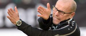 Unnütze Verrenkungen: der erfolglose 96-Coach Thomas Schaaf.