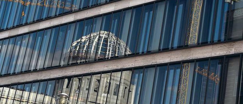 Noch nicht ganz wirklich. Die Kuppel des Humboldt-Forums.