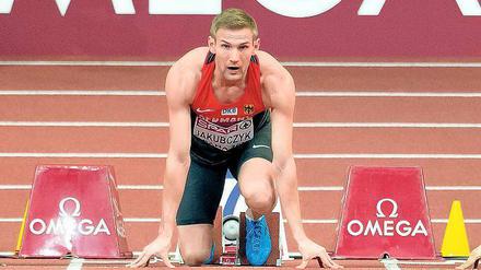 Banger Blick nach vorn. Lucas Jakubczyk trainiert teilweise unter skurrilen Umständen. Im Keller des Olympiastadions findet er eine Bahn ohne Auslauf vor. Foto: dpa/Hoppe