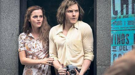 Erst verliebt, dann gejagt. Emma Watson und Daniel Brühl geraten im Chile der Pinochet-Diktatur in die Fänge einer unheimlichen Sekte, aus der es praktisch kein Entkommen gibt – weil sie unvermutete Verbündete hat.