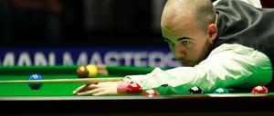 Ein Belgier bittet Tisch. Luc Brecel beim Turnuier im Tempodrom.