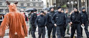 Allein in Köln waren an Weiberfastnacht mehr als 2.000 Polizisten im Einsatz.