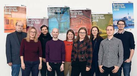 Vor dem großen Gucken. Andreas Sabin, Ulrike Kahle-Steinweh, Titus Laser, Marcel Golbs, Barbara Wiebking, Rosemarie Wirthmüller, Birgit Harms, Albert Warth und Felipe Kohlhörster (v.l.n.r).