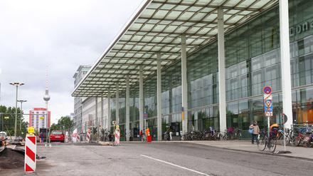 Vorplatz vom Ostbahnhof am Stralauer Platz in Berlin-Friedrichshain.