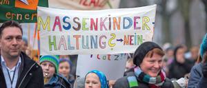 Kinder und Eltern bei der Schul-Demo Ende Januar in Französisch-Buchholz.