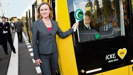 BVG-Chefin Nikutta bei einem Pressetermin.
