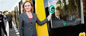 BVG-Chefin Nikutta bei einem Pressetermin.