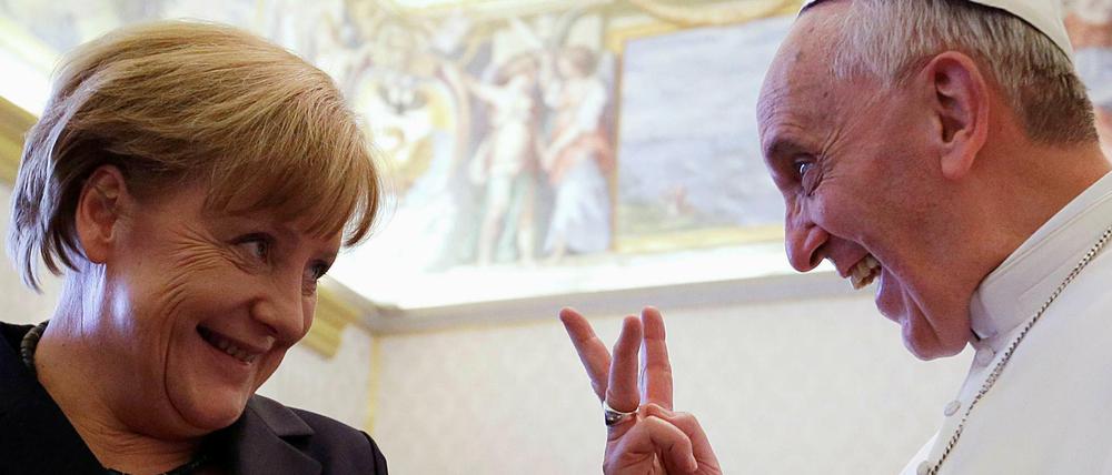 Angela Merkel und der Papst bei einem Besuch im Vatikan im Mai 2013.