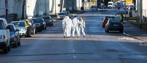 Kriminalbeamte am 29. Januare 2016 bei der Spurensicherung in Villingen-Schwenningen (Baden-Württemberg) vor einer Flüchtlingsunterkunft.