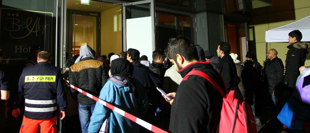 Flüchtlinge in der Notunterkunft im ehemaligen Hotel "Bel Ahr" in der Stresemannstraße in Berlin-Kreuzberg.