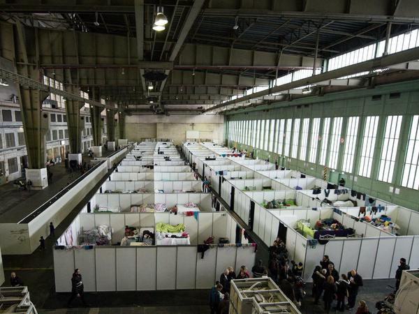 Flüchtlinge im Flughafen Tempelhof