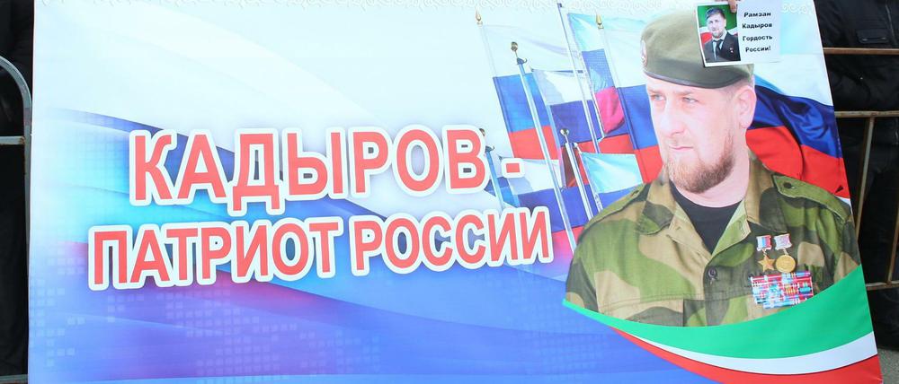 Der Patriot. Ramsan Kadyrow schart die Putin-treuen Tschetschenen um sich. Doch viele ehemalige Freischärler aus der Kaukasus-Republik kämpfen auch auf Seiten des IS.