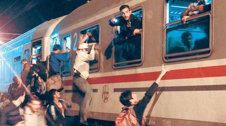 Leben im Transit. Syrische Flüchtlinge an einem Bahnhof in Kroatien. 