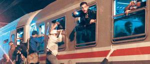 Leben im Transit. Syrische Flüchtlinge an einem Bahnhof in Kroatien. 
