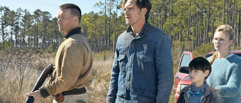 In Gefahr. Joel Edgerton, Michael Shannon, Jaeden Lieberher und Kirsten Dunst in „Midnight Special“.