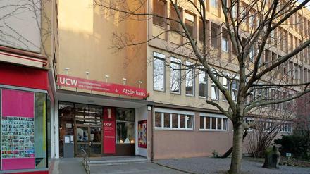 Wirtschaft und Kunst – seit zehn Jahren unter einem Dach. Das Unternehmerinnenzentrum und das Atelierhaus an der Brandenburgischen, Ecke Sigmariner Straße.