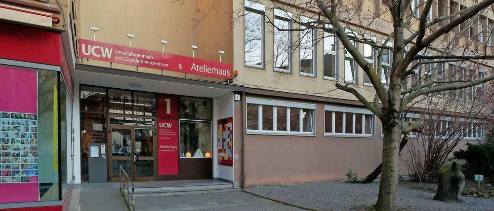 Wirtschaft und Kunst – seit zehn Jahren unter einem Dach. Das Unternehmerinnenzentrum und das Atelierhaus an der Brandenburgischen, Ecke Sigmariner Straße.