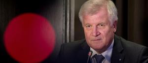 Der bayerische Ministerpräsident Horst Seehofer gehört wegen seiner Aussage disqualifiziert. Von der CDU. 