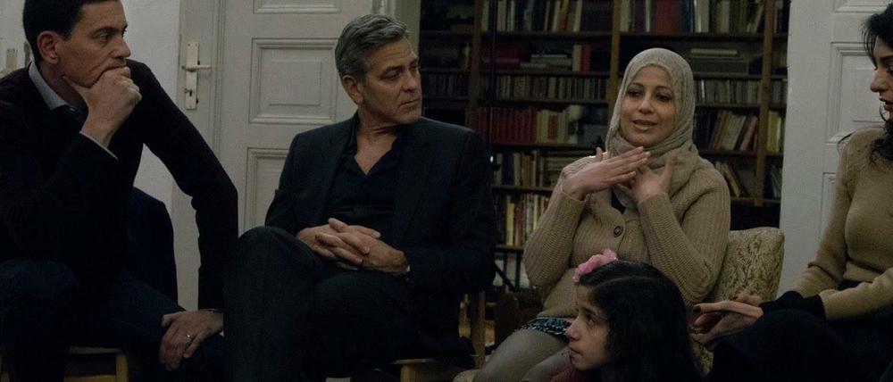 George Clooney hat sich am Freitag mit Flüchtlingen in Berlin getroffen.