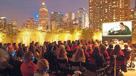 Spektakulär: Der Roof Top Film Club auf dem Dach des Yotels am New Yorker Times Square. 