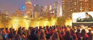 Spektakulär: Der Roof Top Film Club auf dem Dach des Yotels am New Yorker Times Square. 