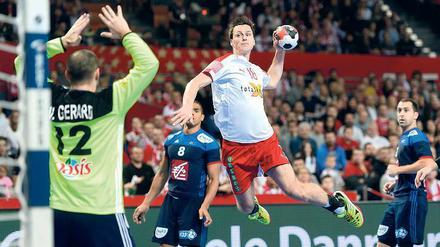 Erst warten, dann treffen. Von Hans Lindberg werden Tore erwartet, egal ob im dänischen Nationalteam oder nun bei den Füchsen. 