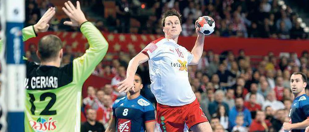 Erst warten, dann treffen. Von Hans Lindberg werden Tore erwartet, egal ob im dänischen Nationalteam oder nun bei den Füchsen.