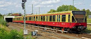 Nord-Süd-verbindung: Eine S-Bahn auf dem Weg nach Blankenburg.