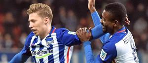 Ob sie schon gegen Wolfsburg wieder jubeln? Hertha-Trainer Pal Dardai muss abwägen, was das Richtige ist für Weiser (l.) und Kalou.