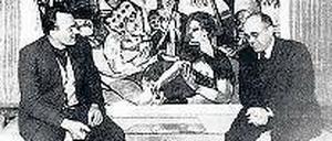 Der Sohn des Malers Max Beckmann mit Hildebrand Gurlitt (r.) bei der Eröffnung einer Beckmann-Ausstellung in Düsseldorf 1950.