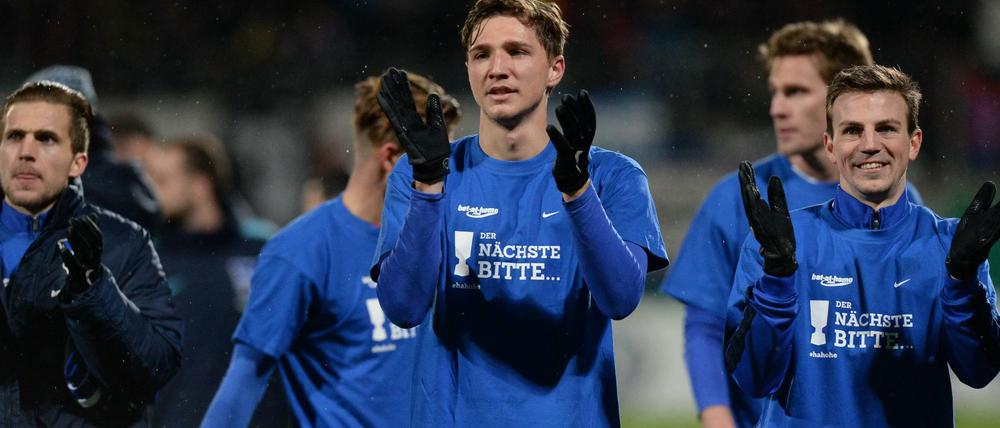 Blau-weißes Selbstbewusstsein. Herthas Profis fordern gleich nach dem 3:2-Sieg in Heidenheim schon den nächsten Gegner.