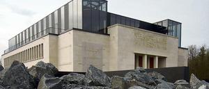 Ein neues gläsernes Geschoss nimmt dem Mémorial seine Schwere.
