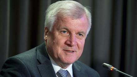 Der bayerische Ministerpräsident Horst Seehofer behauptet - auch ohne zu begründen.