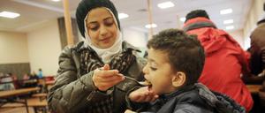 Die Zahl der Frauen und Kinder unter den Flüchtlingen hat stark zugenommen, seit in Deutschland über die Einschränkung des Familiennachzuges debattiert wird.