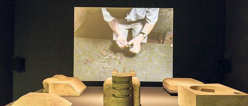Vergangenheit, die nicht vergeht. Installation von Mykola Ridnyi. 