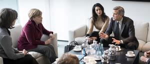 Bundeskanzlerin Angela Merkel hat George Clooney und seine Frau Amal im Kanzleramt empfangen. Harald Martenstein bringt das auf ein paar Ideen.